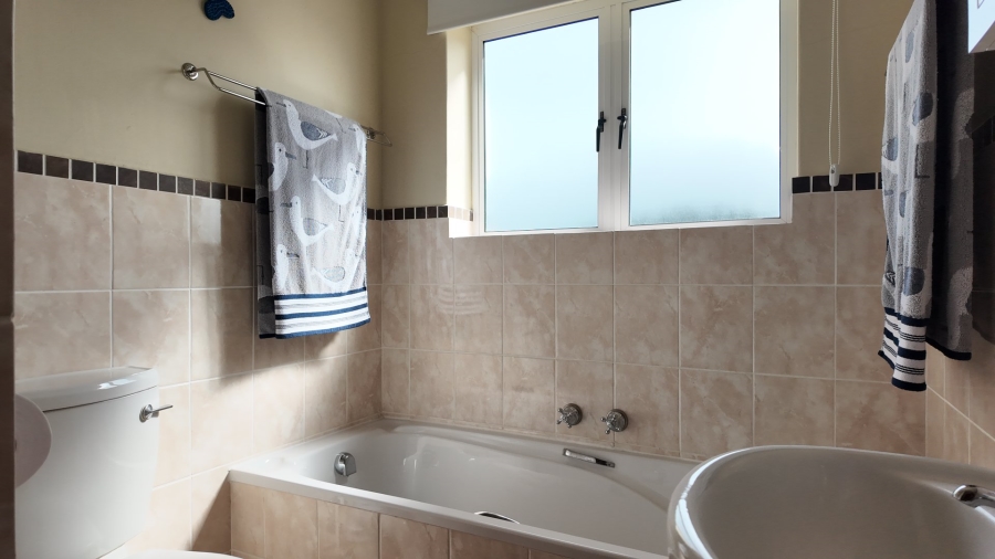 4 Bedroom Property for Sale in Stilbaai Wes Western Cape
